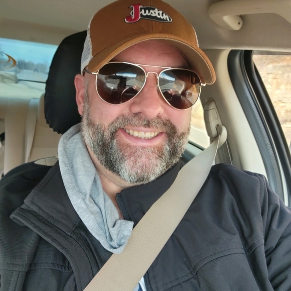 Meet the Posher Other - Meet your Posher, Brett